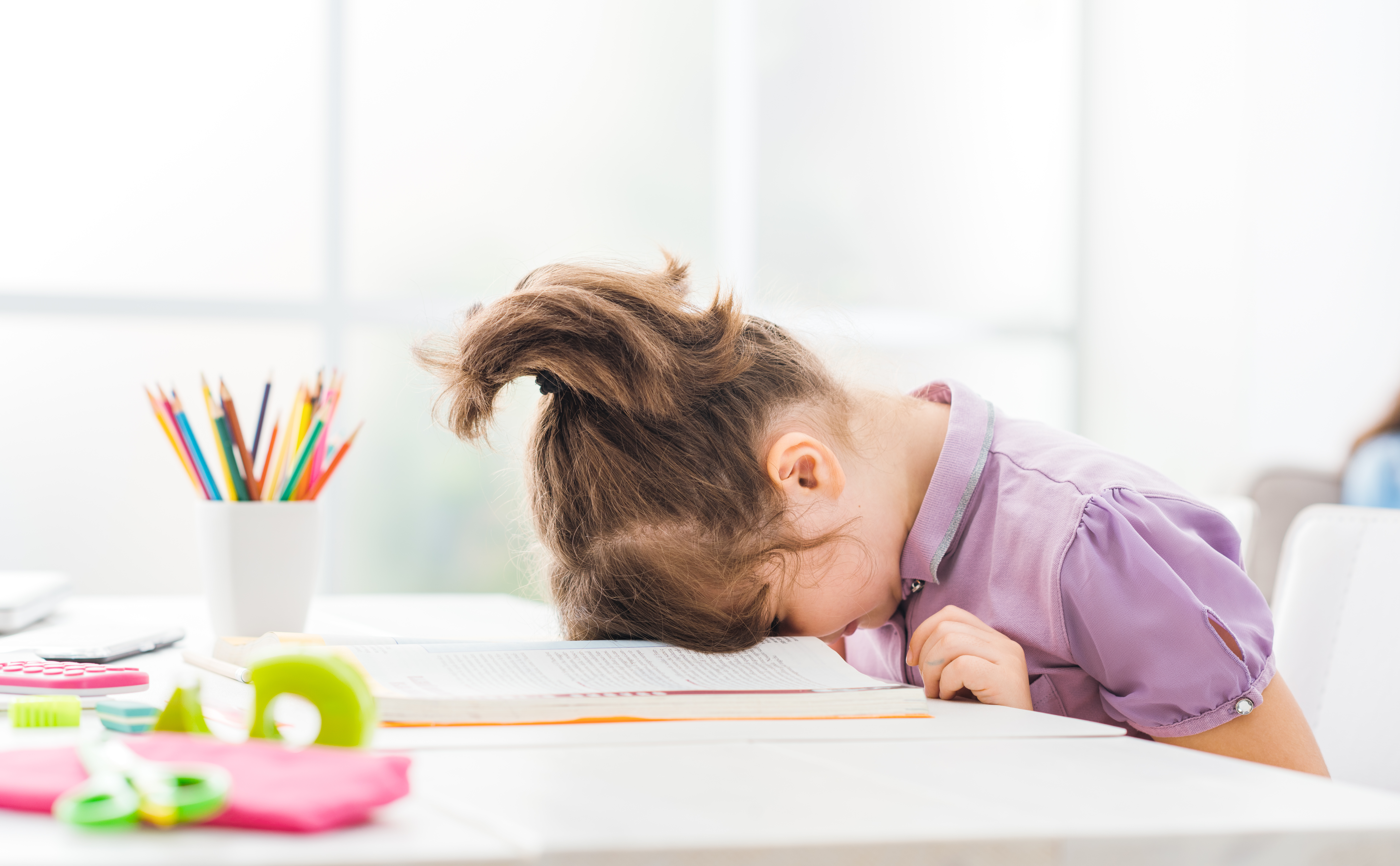 Ребенок ничего не делает в школе. "Дети и стресс". Уставший ребенок. Утомление детей. Детский стресс.